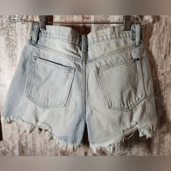 No Boundaries Light Blue Distressed Jean Shorts Juniors High Waist Mom Fit NWT - Picture 7 of 10